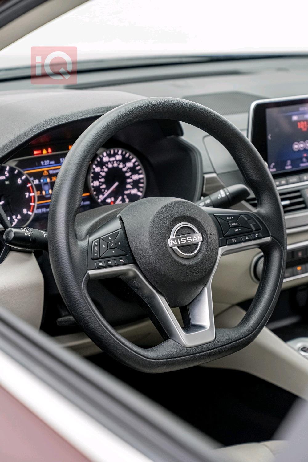 نيسان ألتيما